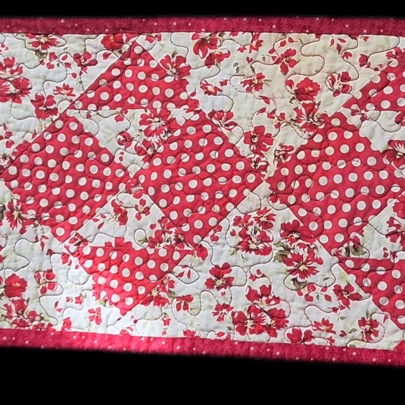 Table Runner. - Picture 2 of 5